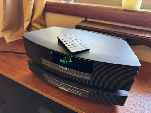 Bose Wave Music System AM/FM CD w/3 Disc Multi Cd Changer, Remote, Power Cord.
